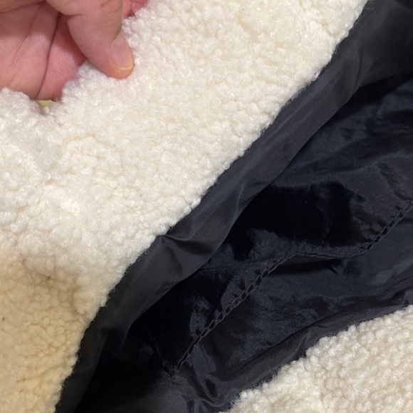 Victoria's Secret Cream Plush Tote - Picture 12 of 12